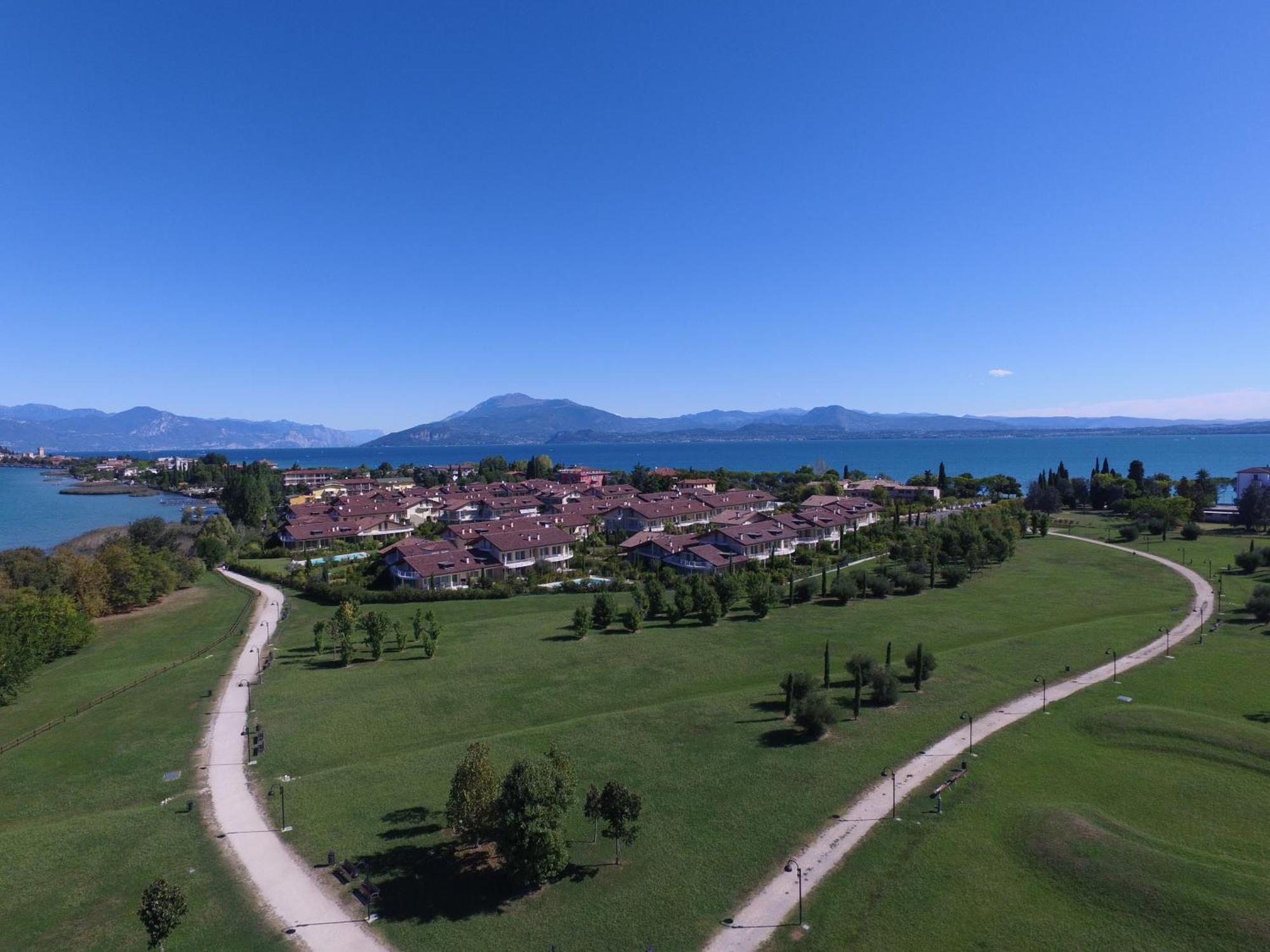 Alma Garda Home Sirmione Eksteriør bilde